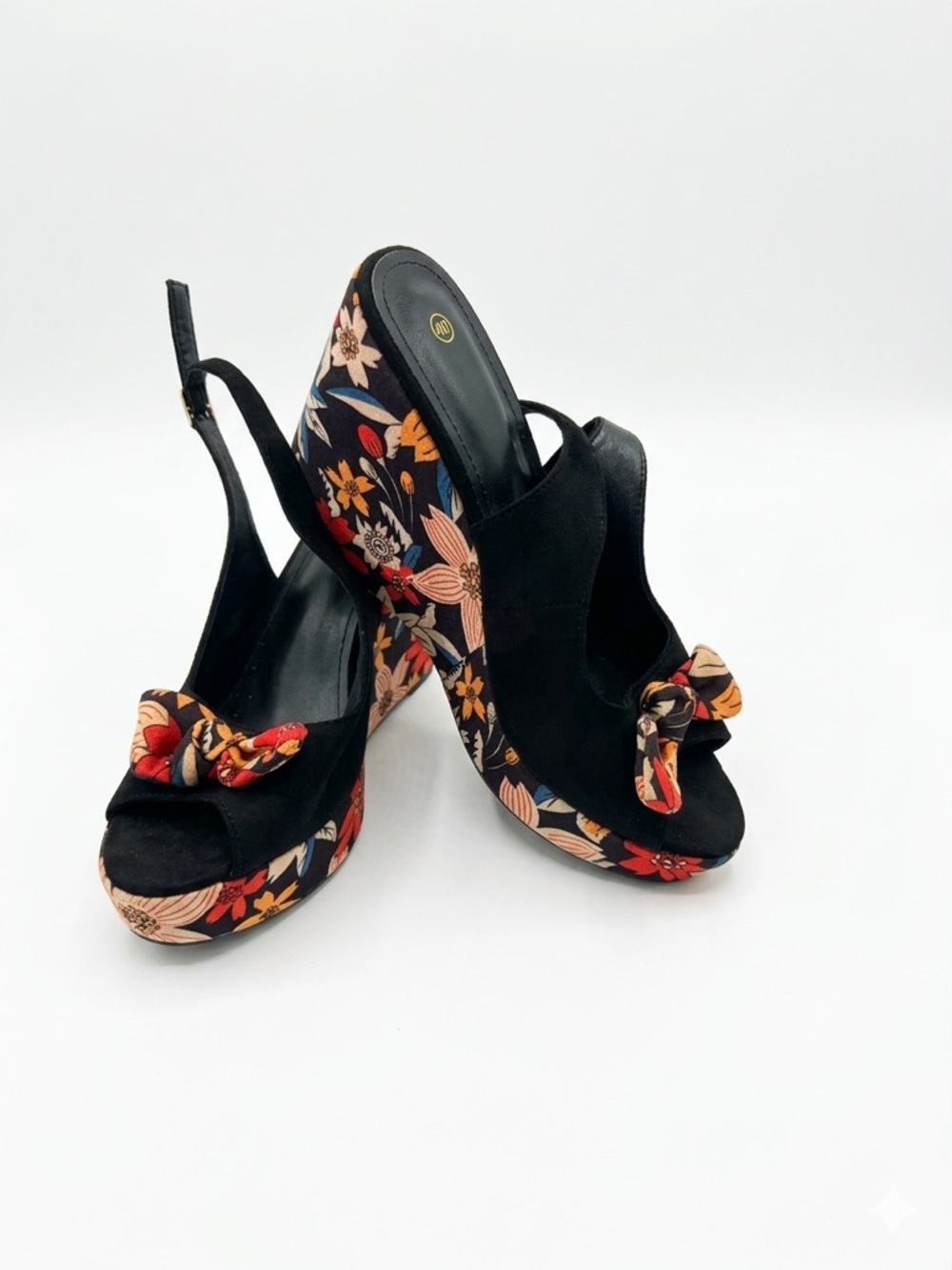 Floral Elegance Ankle-Strap Platform Wedges EUR 40